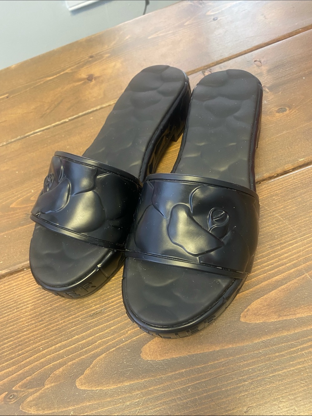 Valentino Garavani platform sculpted atelier black rose slides